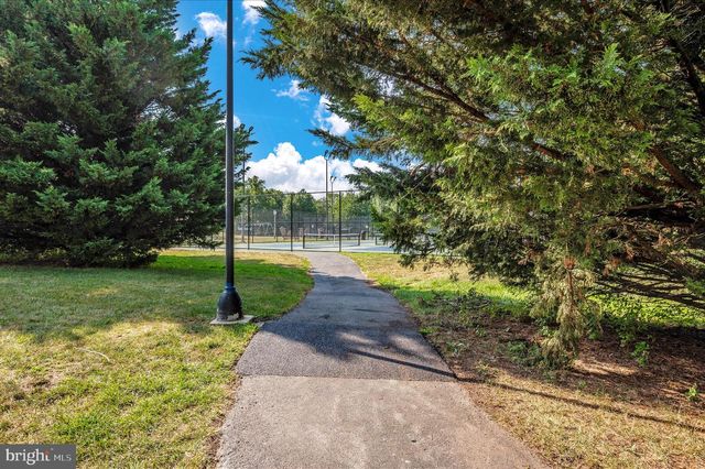 554 EISENHOWER DR, Frederick, MD 21703