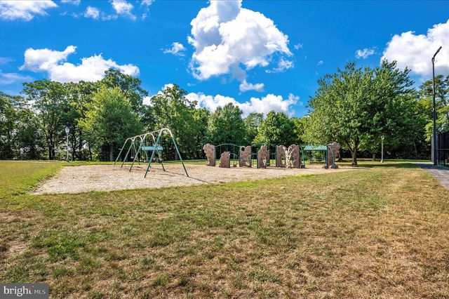 554 EISENHOWER DR, Frederick, MD 21703