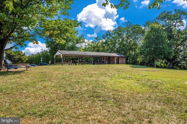 554 EISENHOWER DR, Frederick, MD 21703