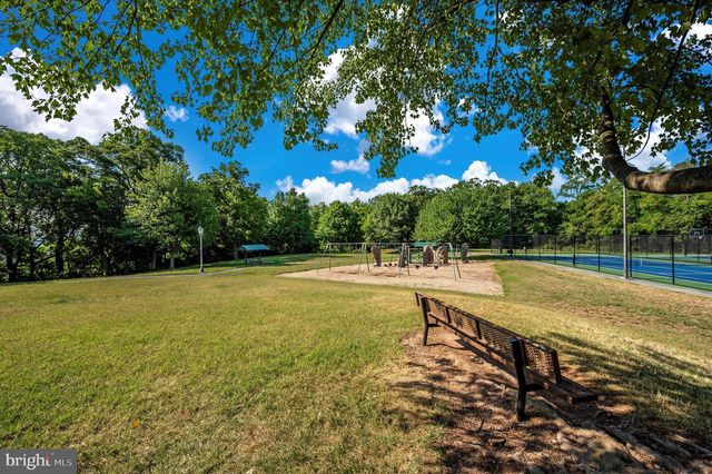 554 EISENHOWER DR, Frederick, MD 21703