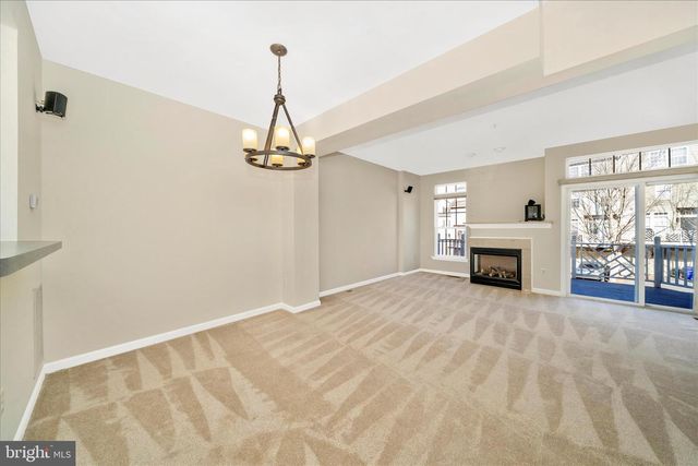 554 EISENHOWER DR, Frederick, MD 21703