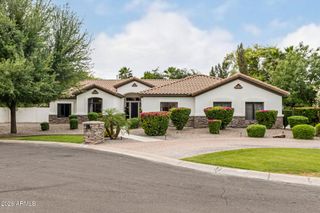300 S BANNING Court, Gilbert, AZ 85296