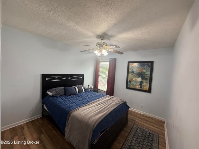 7115 Orchard Lake Blvd, Louisville, KY 40218