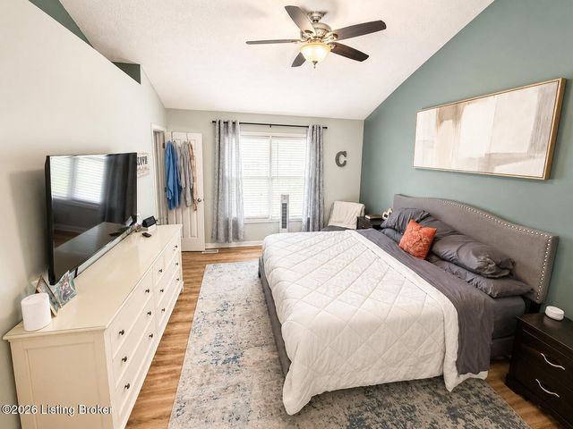 7115 Orchard Lake Blvd, Louisville, KY 40218