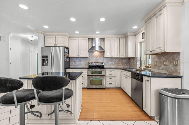 4233 BOSWELL PLACE, Sarasota, FL 34241