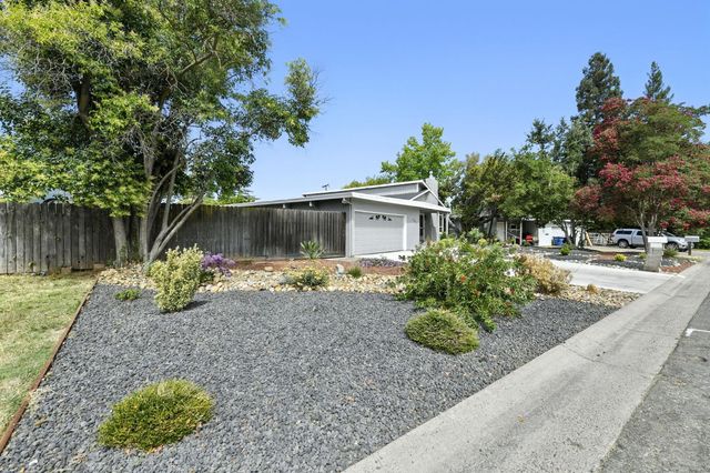 2517 Greenfield Way, Carmichael, CA 95608