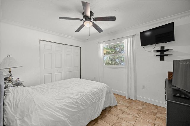 5947 AVENUE C, Mc Intosh, FL 32664