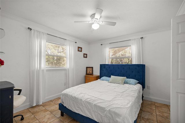 5947 AVENUE C, Mc Intosh, FL 32664