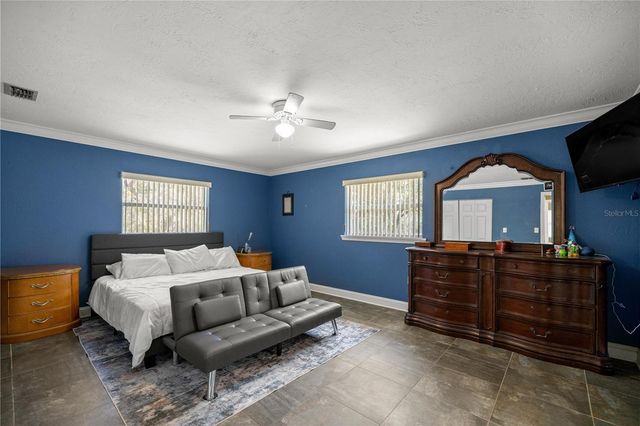 5947 AVENUE C, Mc Intosh, FL 32664