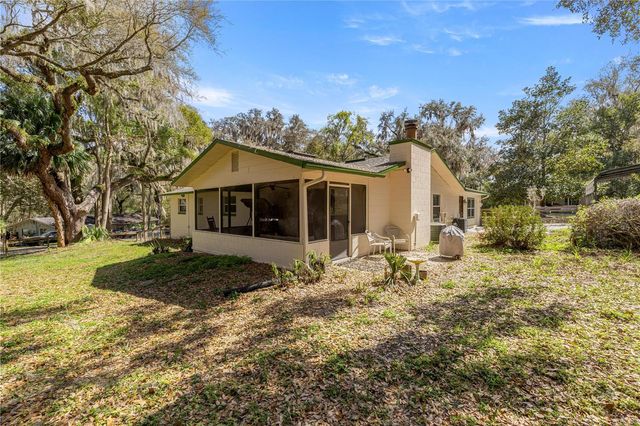 5947 AVENUE C, Mc Intosh, FL 32664