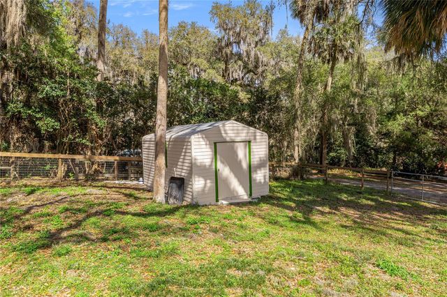 5947 AVENUE C, Mc Intosh, FL 32664