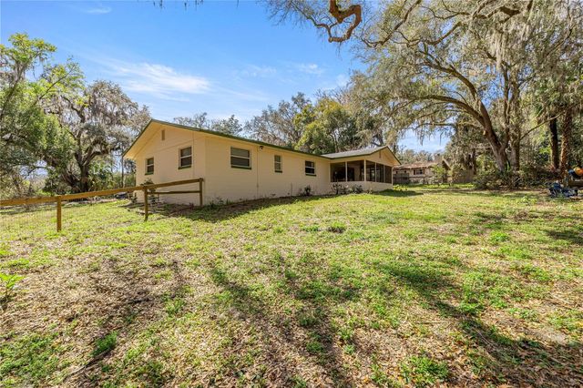 5947 AVENUE C, Mc Intosh, FL 32664