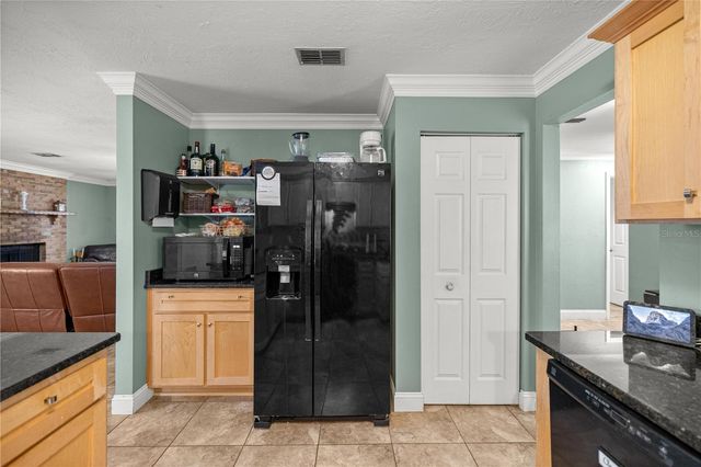 5947 AVENUE C, Mc Intosh, FL 32664