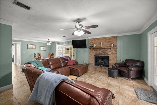 5947 AVENUE C, Mc Intosh, FL 32664