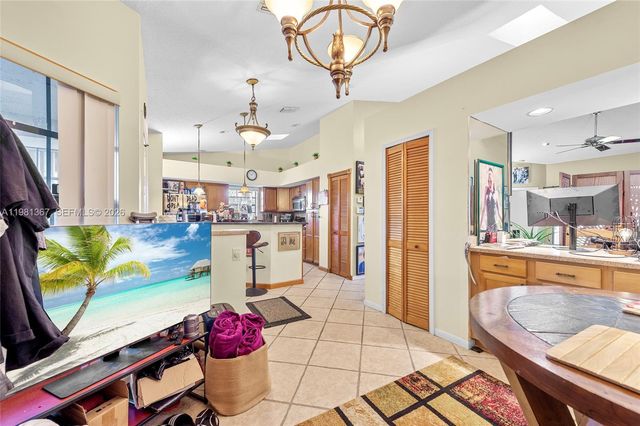 8220 Waterford Ln, Tamarac, FL 33321