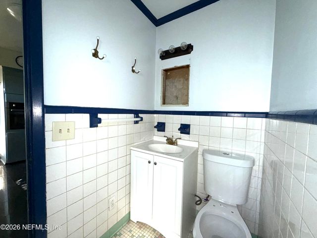 976 TOWNSEND Boulevard, Jacksonville, FL 32211