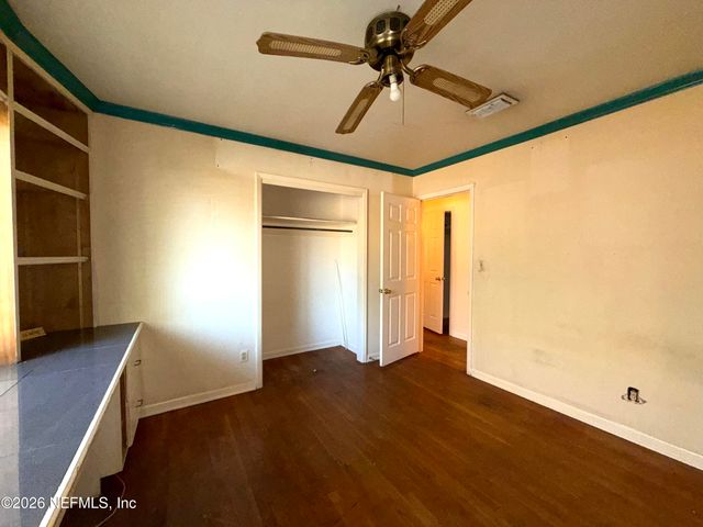 976 TOWNSEND Boulevard, Jacksonville, FL 32211