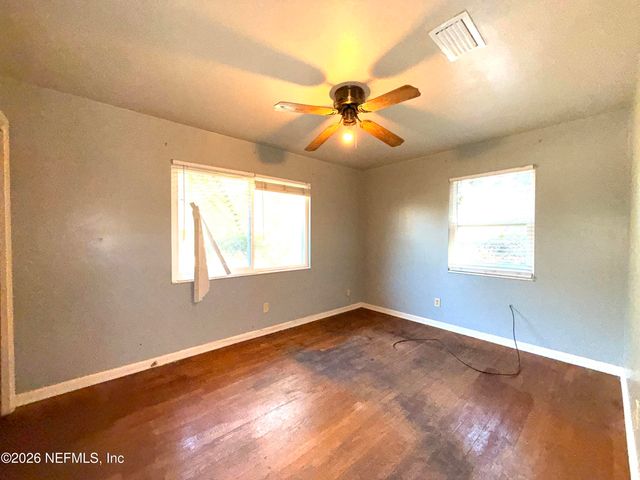 976 TOWNSEND Boulevard, Jacksonville, FL 32211