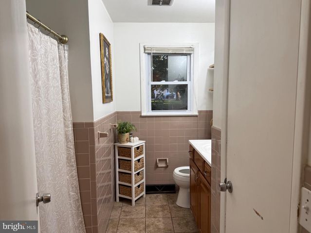 305 W SUMMIT ST, Vineland, NJ 08360