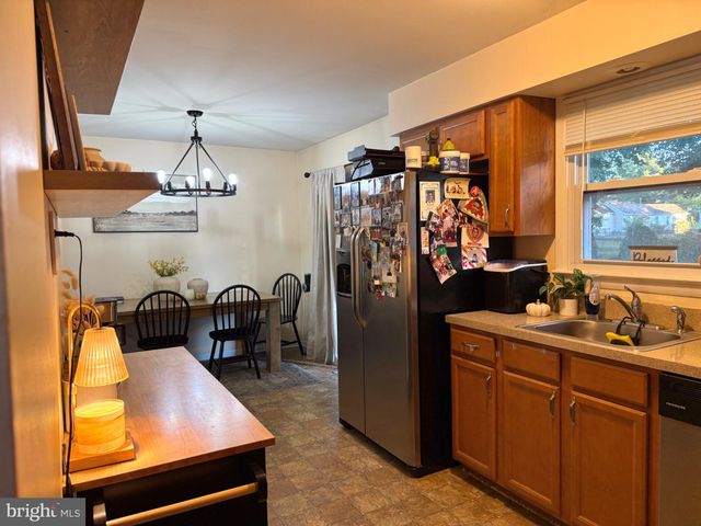 305 W SUMMIT ST, Vineland, NJ 08360