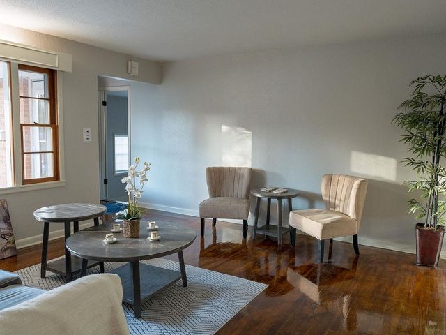 1708 S Fabrique, Wichita, KS 67218