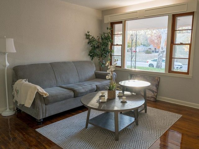 1708 S Fabrique, Wichita, KS 67218