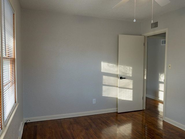 1708 S Fabrique, Wichita, KS 67218