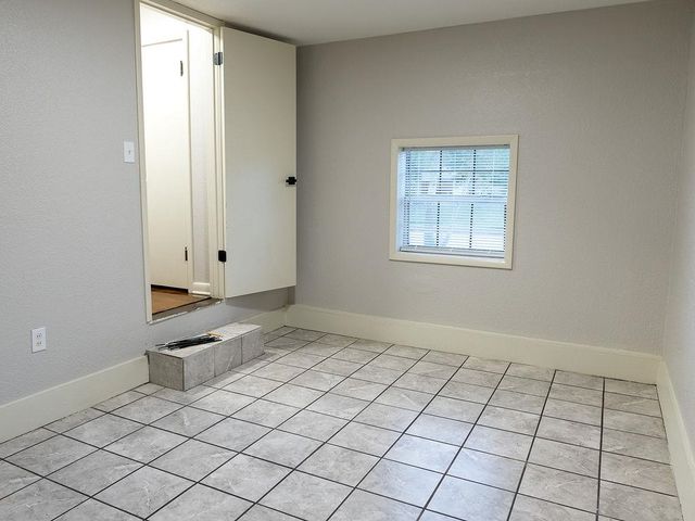 1708 S Fabrique, Wichita, KS 67218