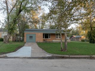 1708 S Fabrique, Wichita, KS 67218
