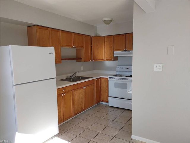 1336 Little Bay Ave Apt 4, Norfolk, VA 23503