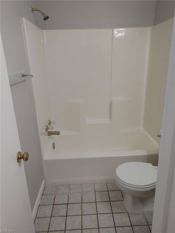 1336 Little Bay Ave Apt 4, Norfolk, VA 23503