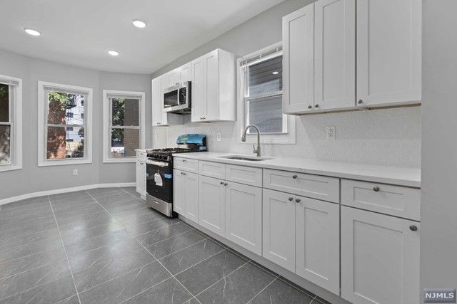20 Essex Street, East Orange, NJ 07017
