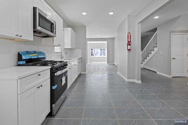 20 Essex Street, East Orange, NJ 07017