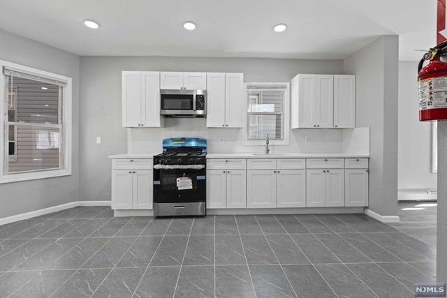 20 Essex Street, East Orange, NJ 07017