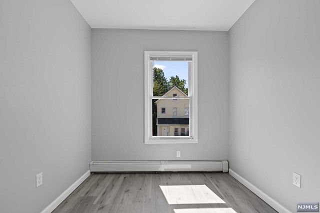 20 Essex Street, East Orange, NJ 07017