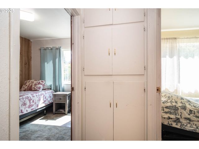 214 FAVER Dr, Riddle, OR 97469