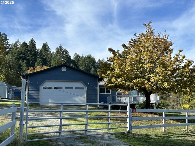 214 FAVER Dr, Riddle, OR 97469
