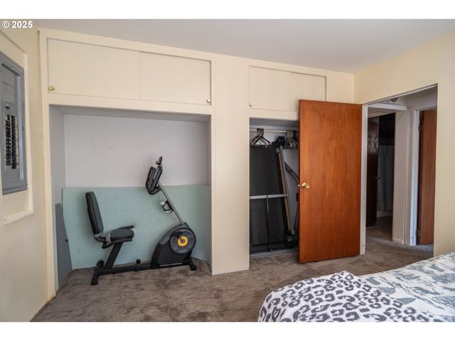 214 FAVER Dr, Riddle, OR 97469