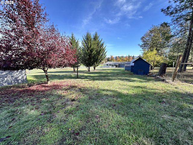 214 FAVER Dr, Riddle, OR 97469