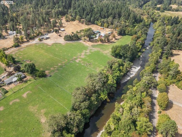 214 FAVER Dr, Riddle, OR 97469