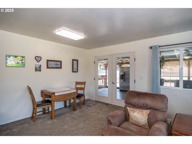 214 FAVER Dr, Riddle, OR 97469