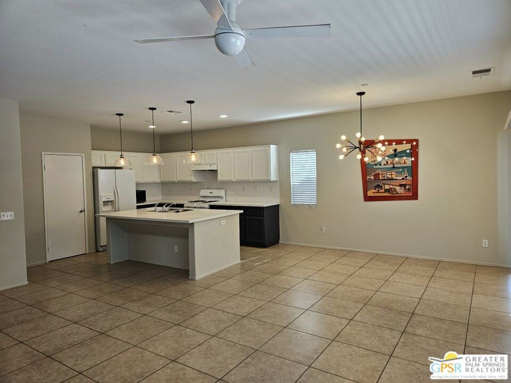 755 Summit Drive, Palm Springs, CA 92262