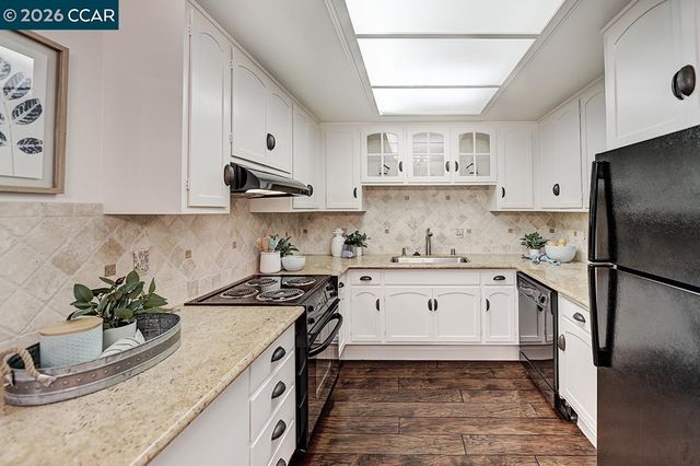 2216 Tice Creek Dr 2, Walnut Creek, CA 94595