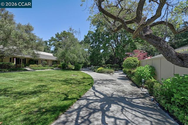 2216 Tice Creek Dr 2, Walnut Creek, CA 94595