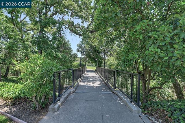 2216 Tice Creek Dr 2, Walnut Creek, CA 94595