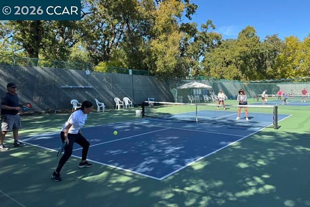 2216 Tice Creek Dr 2, Walnut Creek, CA 94595