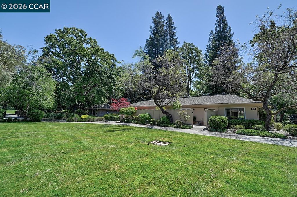 2216 Tice Creek Dr 2, Walnut Creek, CA 94595