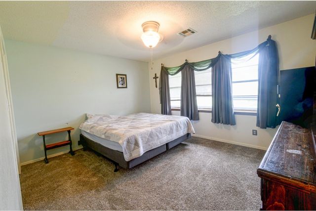 1383 N Peebly Road, Choctaw, OK 73020