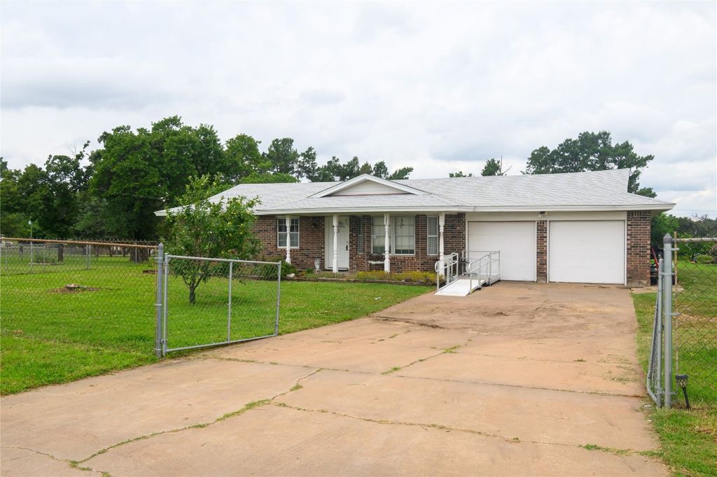 1383 N Peebly Road, Choctaw, OK 73020