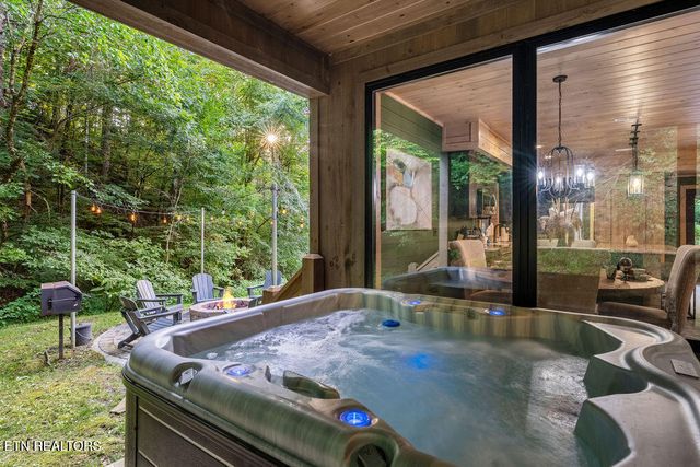1619 Mitchell Farm Rd, Sevierville, TN 37876